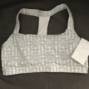 GapFit Medium Impact T-Back Sports Bra